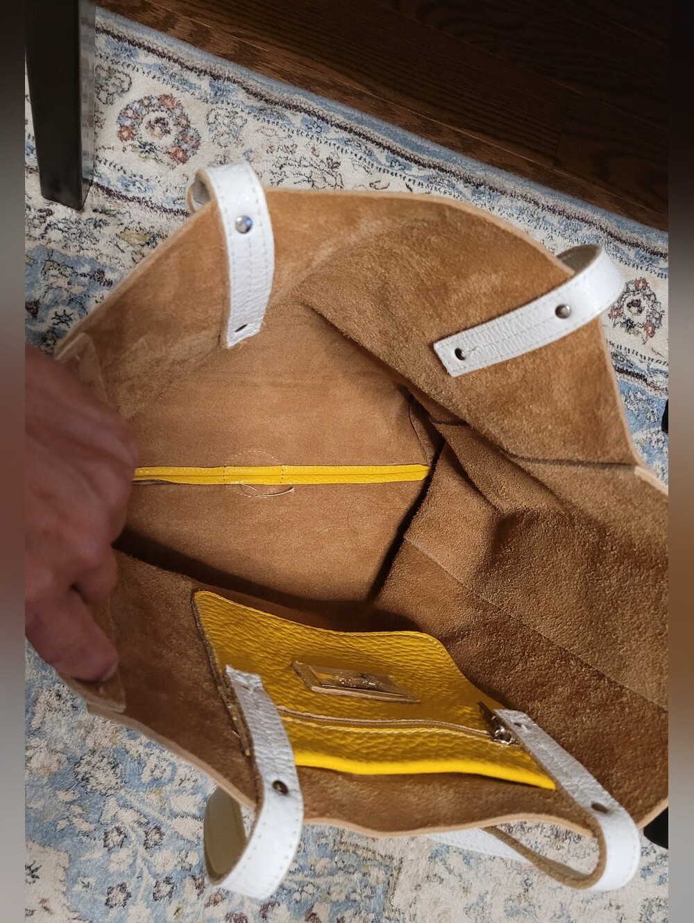 NWOT Roots French leather tote, Yellow/white - Picture 7 of 10